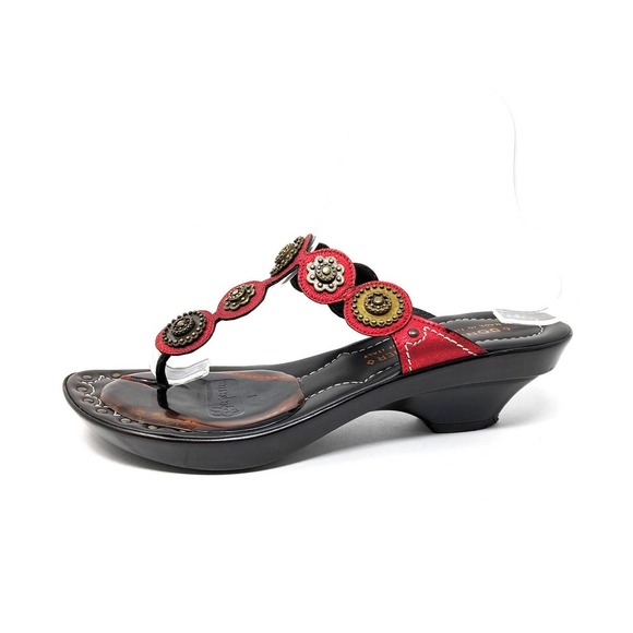 Donald J Pliner Womens 8.5 Red Cosette Medallion Kitten Heel Sandals Slip On - Picture 6 of 8